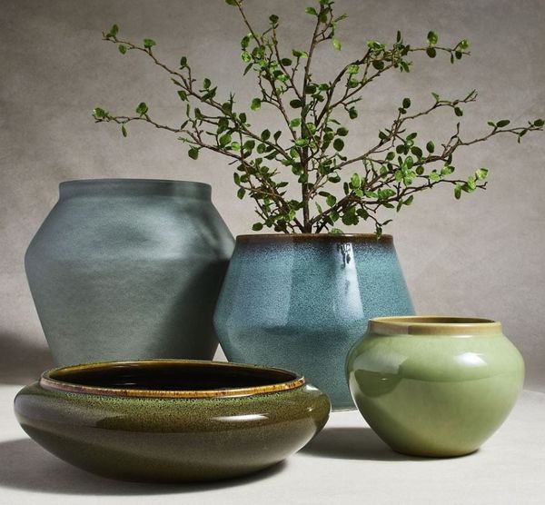 Ceramic planter pot