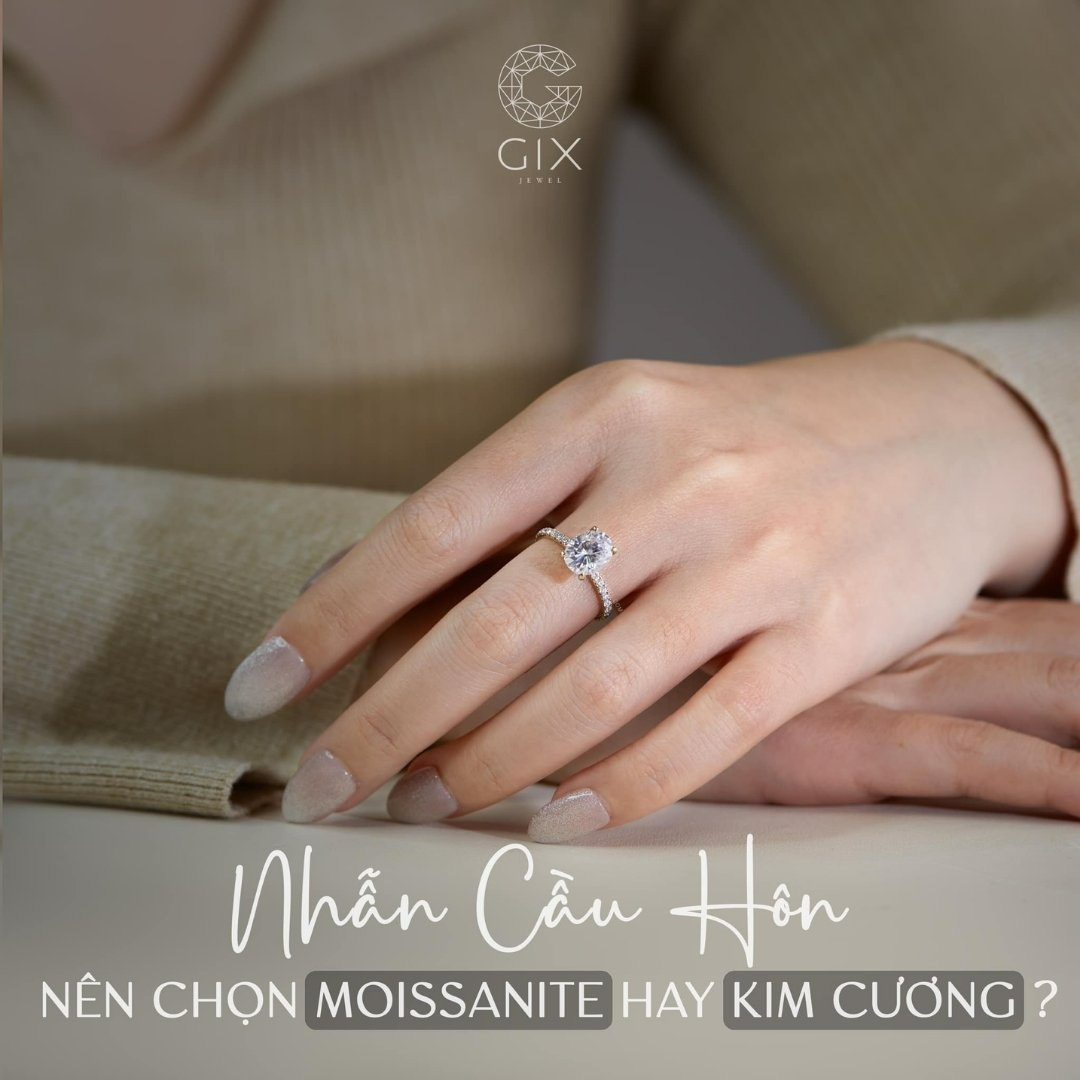 nen-mua-nhan-cau-hon-kim-cuong-hay-moissanite