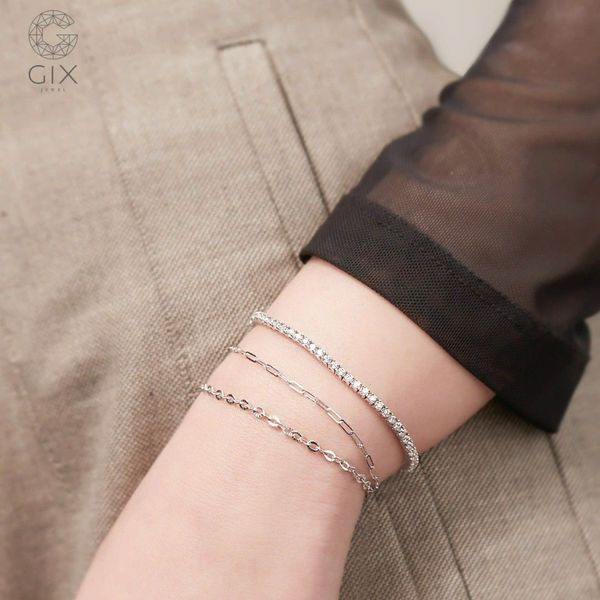 Tay Gầy Nên Đeo Vòng Hay Lắc