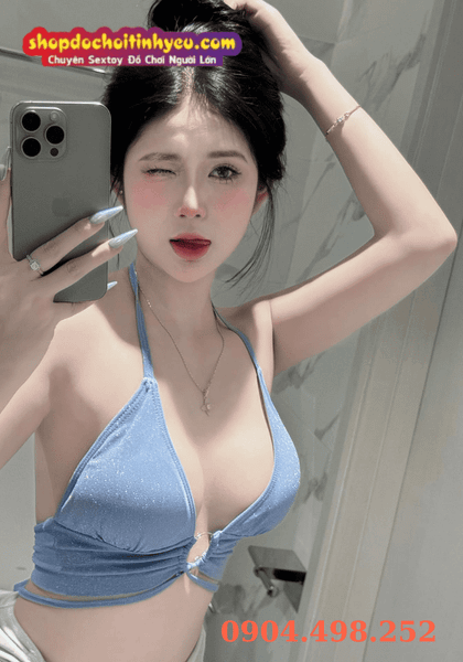 Ảnh gái tắm hồ bơi