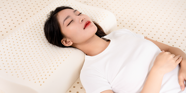 Gối cao su trị đau cổ