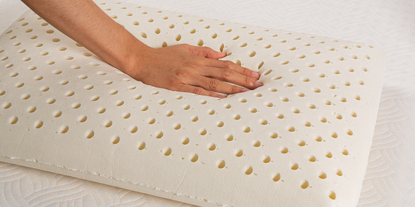 Gối cao su trị đau cổ