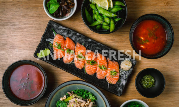 Sashimi-ca-hoi-va-rau-song-an-kem
