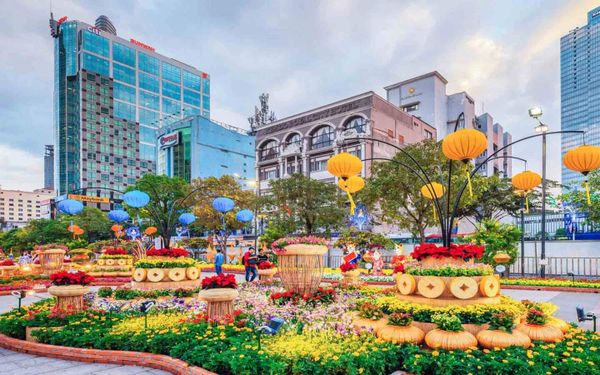 Mùng 1 Tết đi đâu chơi ở TP.HCM?
