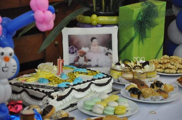 Trang trí bàn bánh kẹo cho trẻ nhỏ