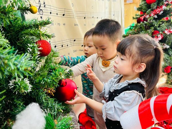 Trò chơi trang trí cây thông Noel