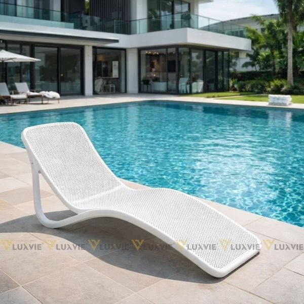 Ghế hồ bơi ngoài trời