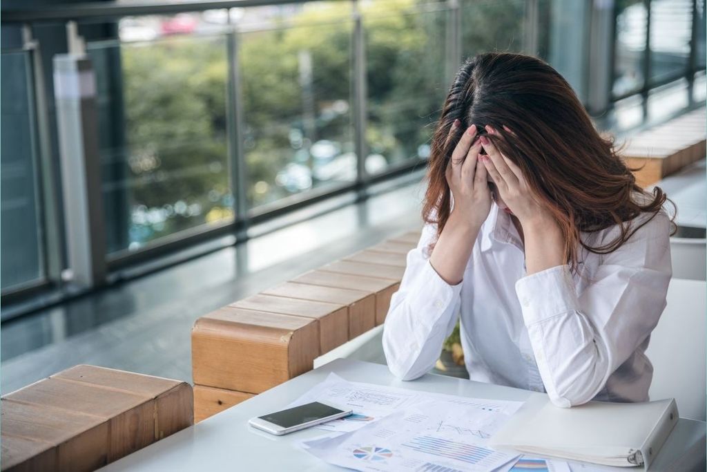 Stress ảnh hưởng đến mái tóc