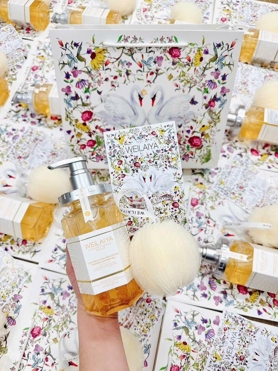 Set quà thiên nga Weilaiya kèm hộp cao cấp và thiệp