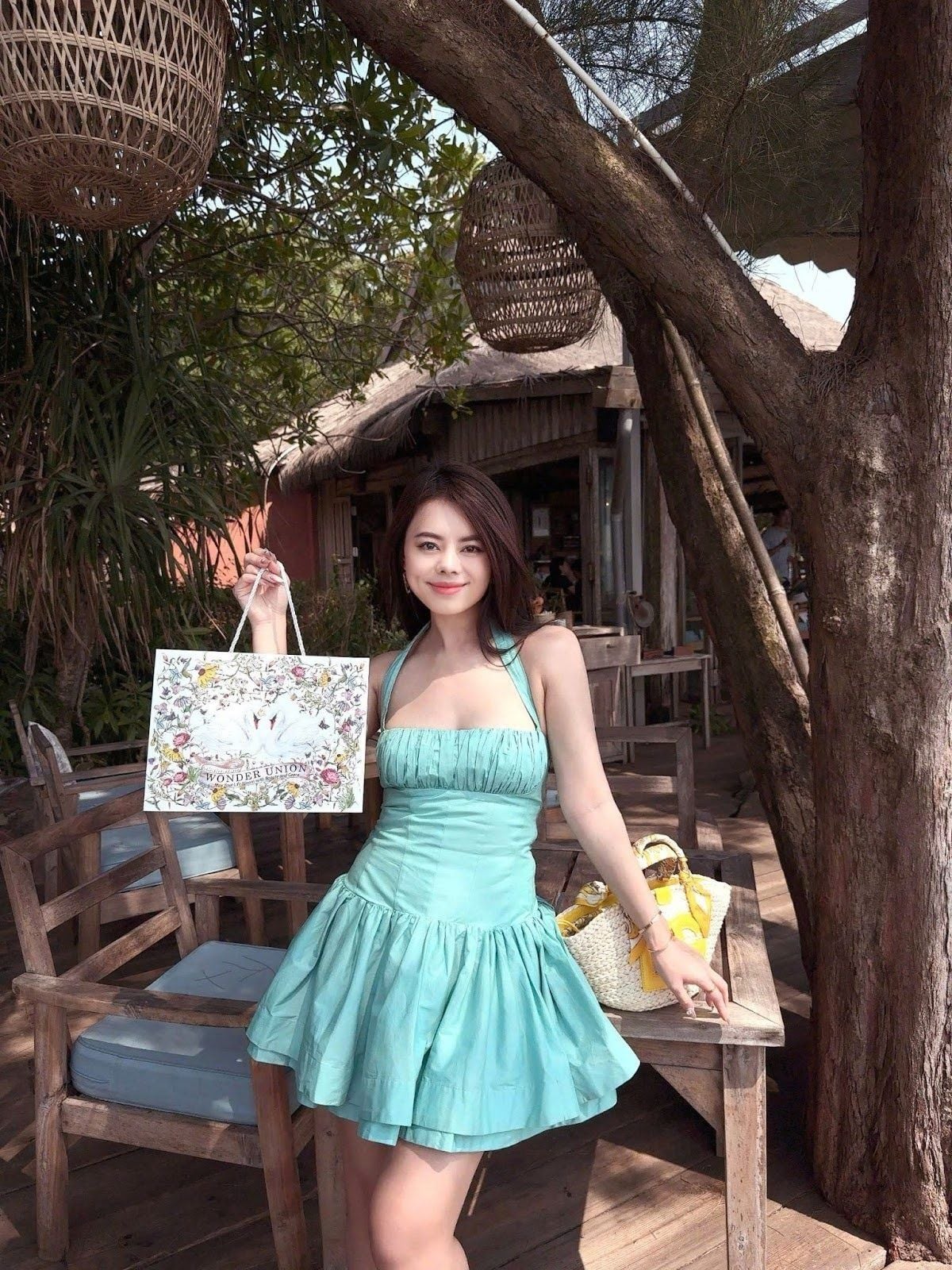 Hộp quà mỹ phẩm Weilaiya được chị em yêu thích