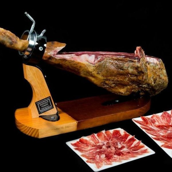 qua-tet-cao-cap-dui-heo-muoi-iberico