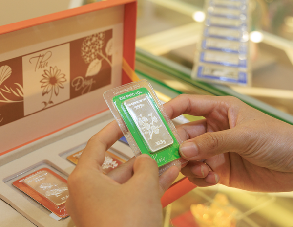 TUYỆT TÁC BỐN MÙA: KHI BẠC TINH KHÔI NỞ HOA TRÊN TAY BẠN