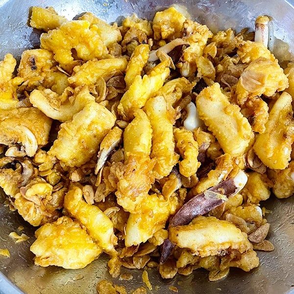 Mực lá chiên bơ tỏi