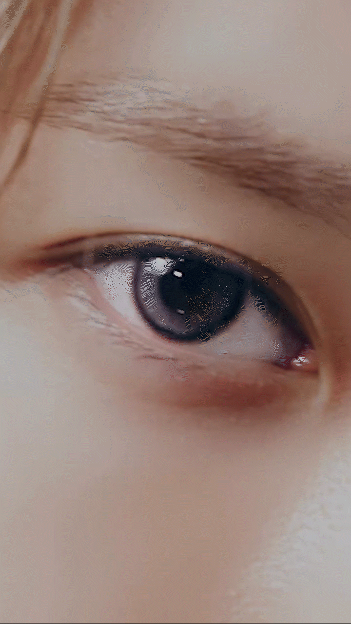 Heeseung ENHYPEN đại sứ Qrsessed 2025 – GIF động