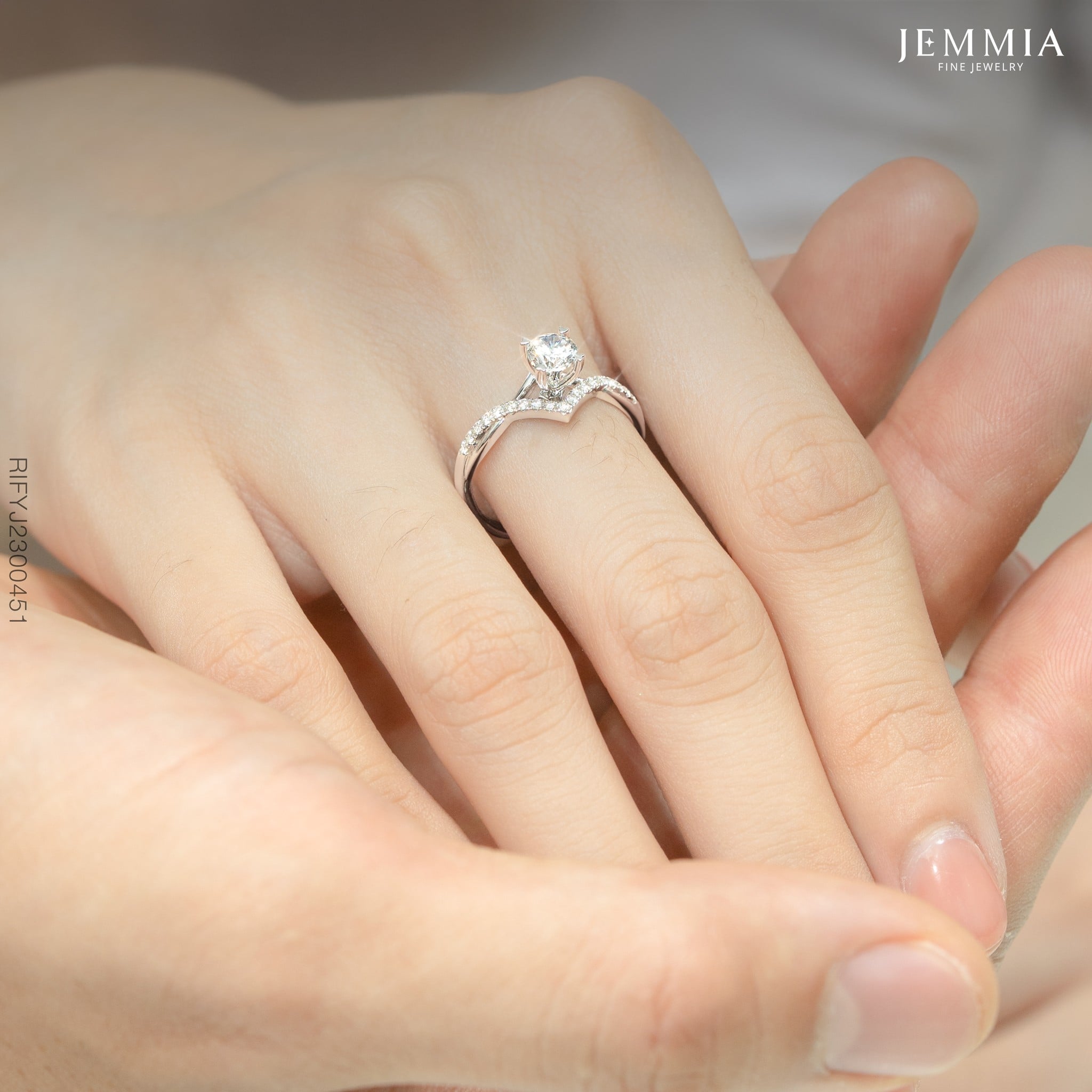 Nhẫn là một lời khẳng định và cam kết của người tặng