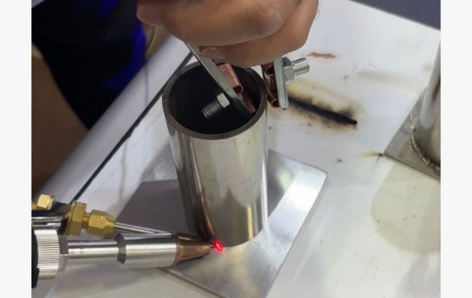 Quy trình tái tạo vẻ đẹp cho dây chuyền vàng trắng