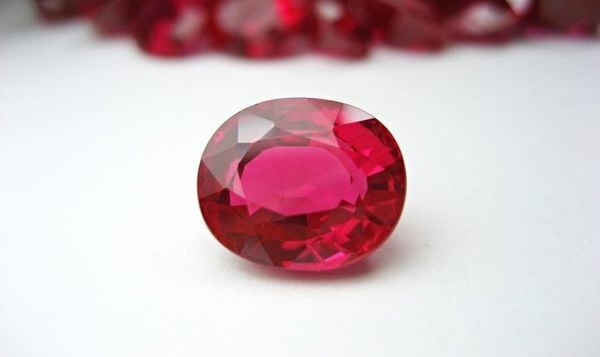 đá ruby có mấy màu