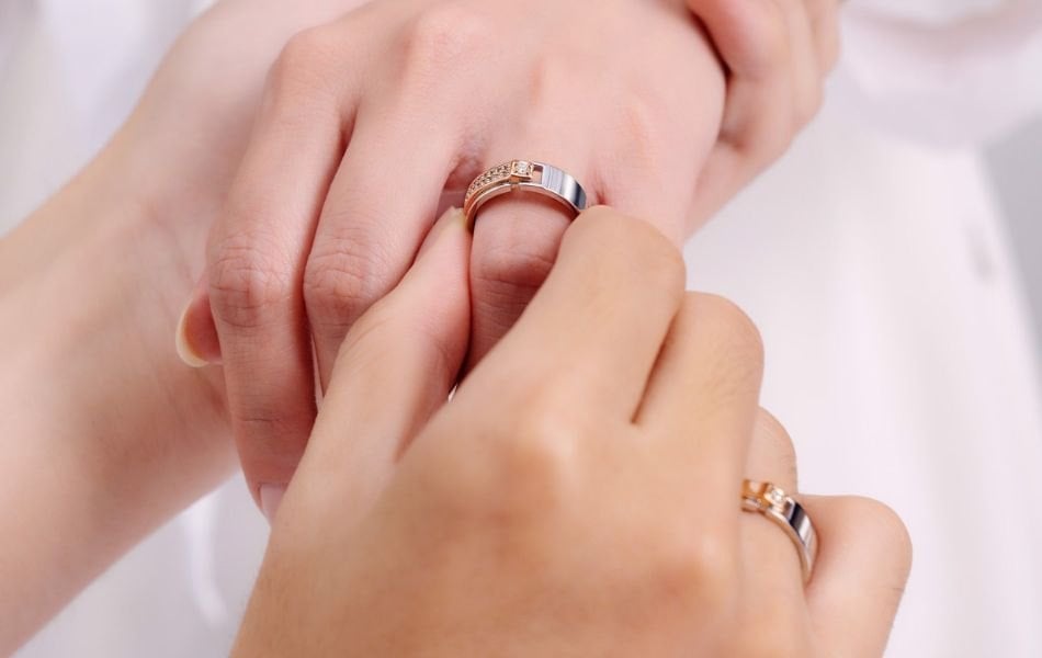 chưa cưới có nên đeo nhẫn cưới không