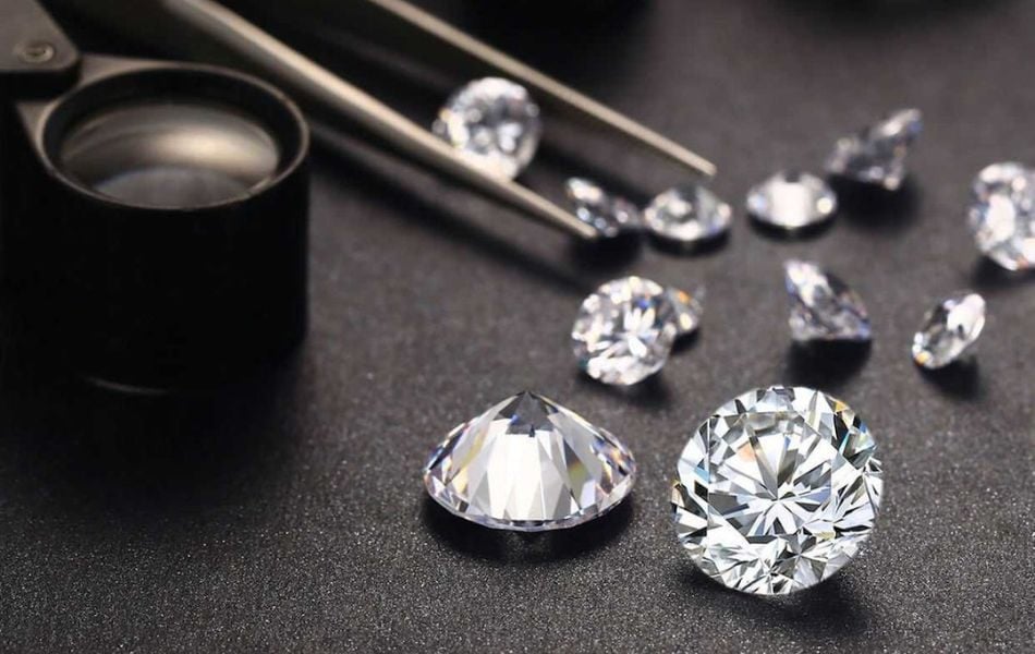 Kim cương 15 ly dao động từ 12.5 đến 14.5 carat