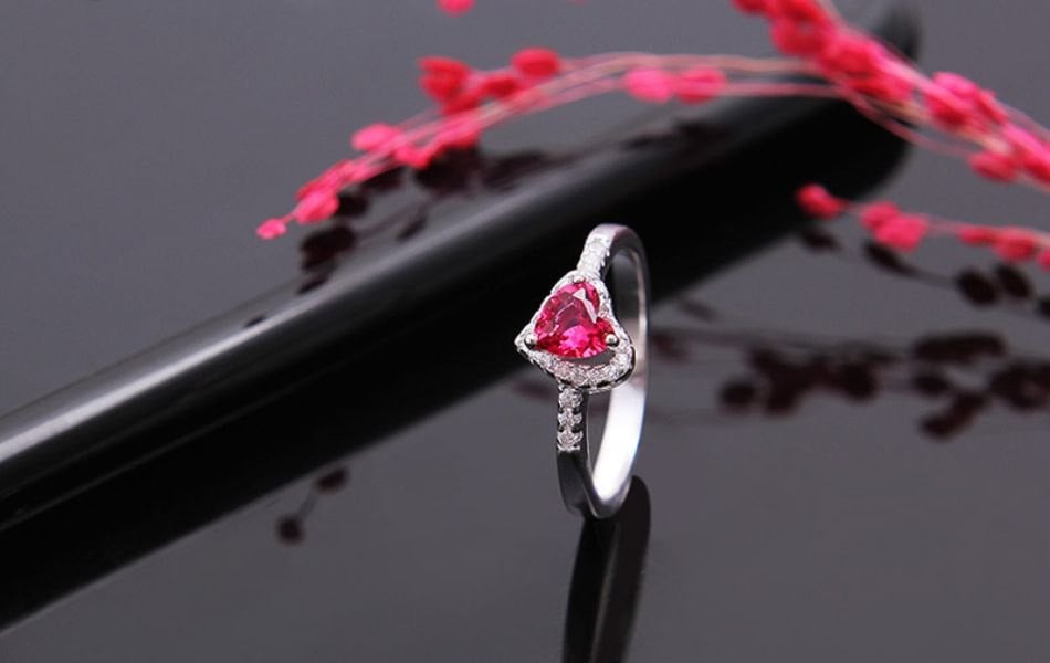 kinh nghiệm mua nhẫn ruby