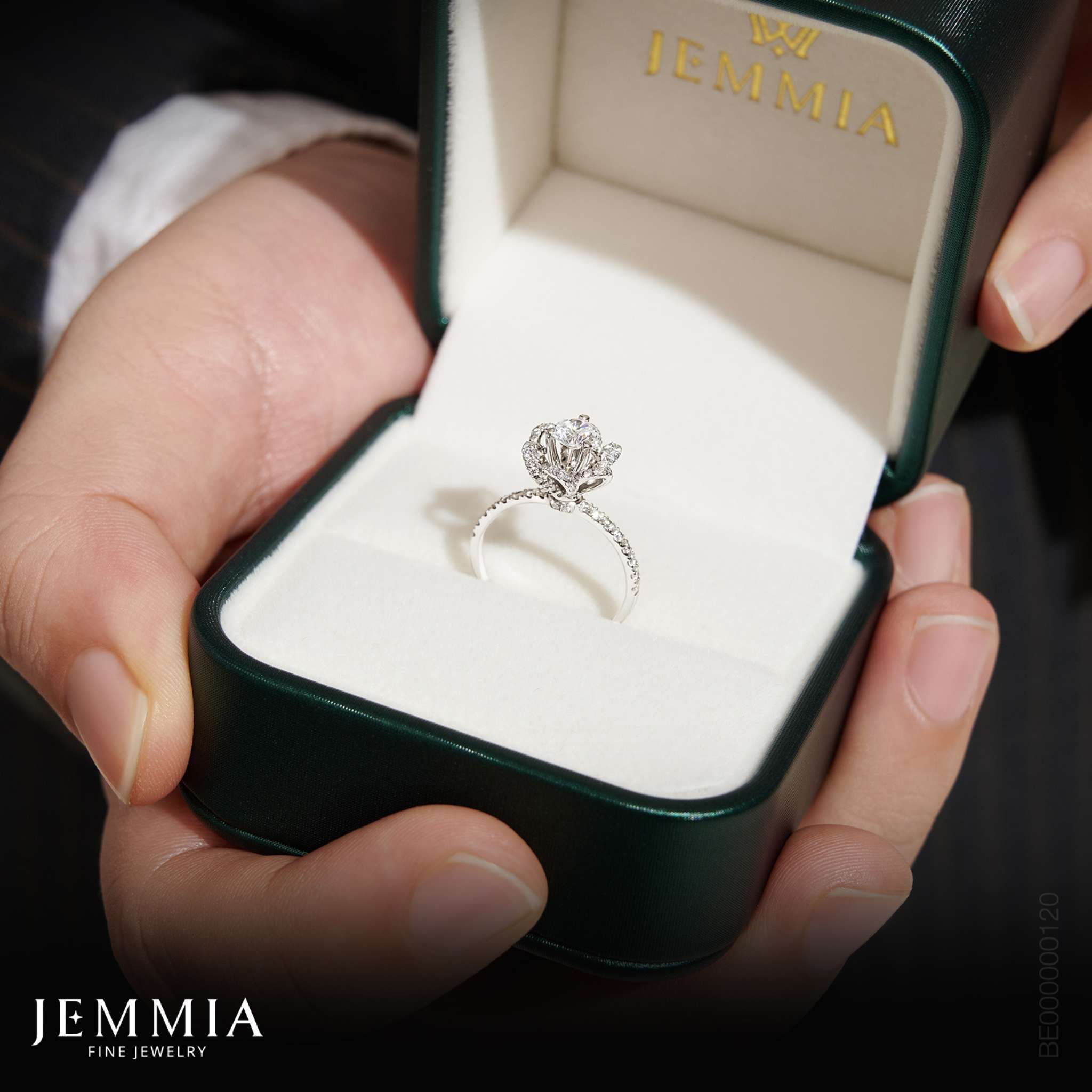 Nhẫn kim cương là biểu tượng của sự sang trọng và vĩnh cửu