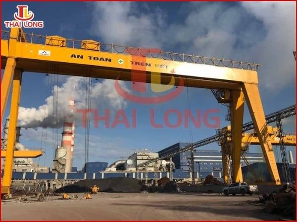 Tổng quan về cổng trục dầm đôi ngoài trời và vấn đề rung lắc