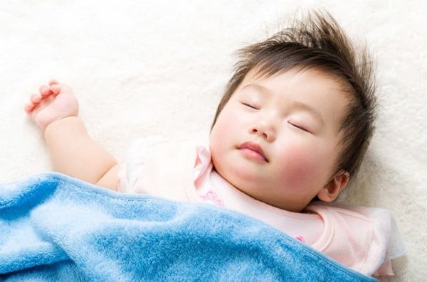 giấc ngủ của trẻ 8 tháng tuổi như nào