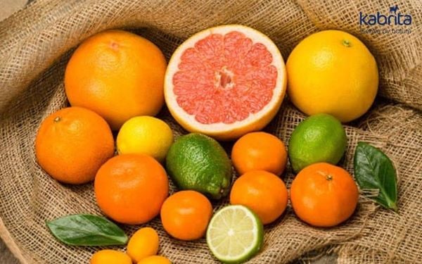 trái cây họ cam quýt có thể gây mất sữa mẹ sau sinh