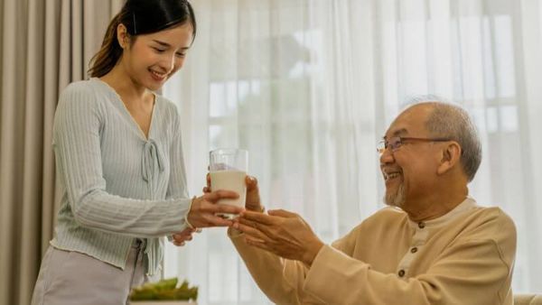 ai nen uong sua tuoi A2