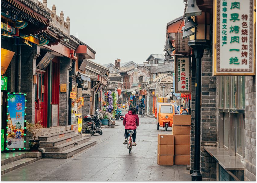 Người dân địa phương sinh hoạt trong khu Hutong