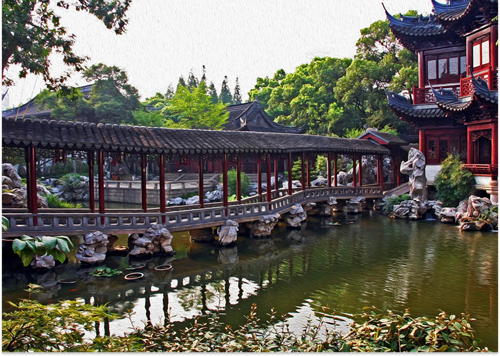 Hành lang gỗ và mái cong mang đậm kiến trúc Trung Hoa cổ
