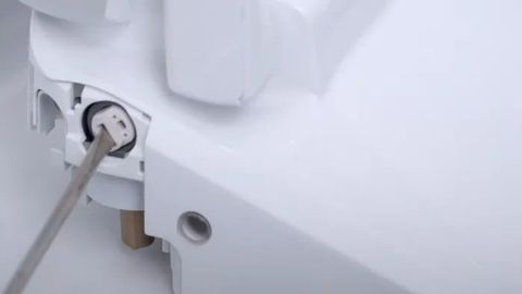 Mẹo 5: Vệ sinh van xả nước của bộ lọc nước