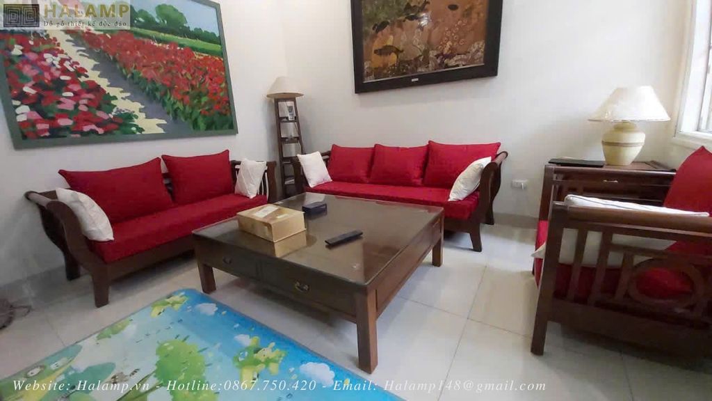 Bộ ghế tay cong với đệm ghế màu đỏ đun