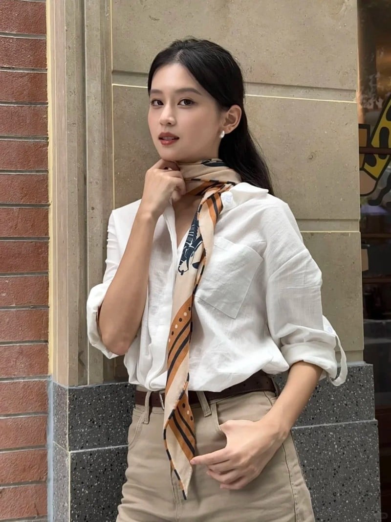 cách thắt khăn với ao sơ mi