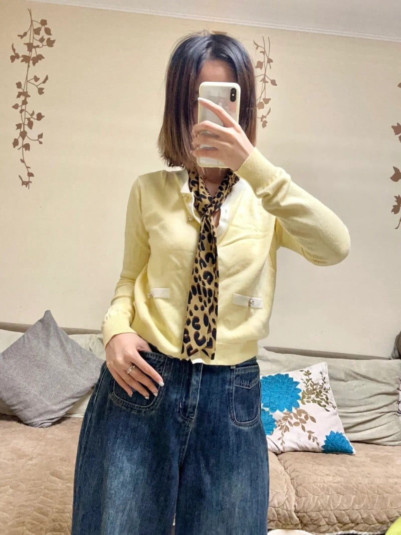 cách thắt khăn với ao sơ mi