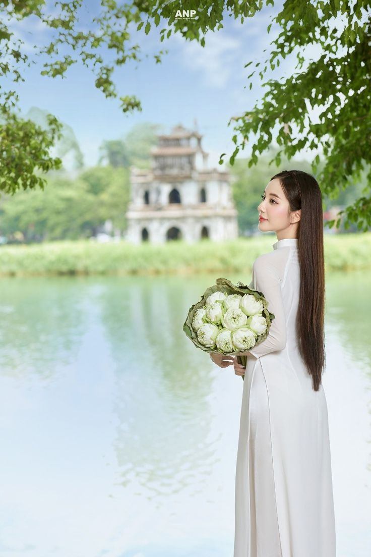 cách tạo dáng chụp ảnh ở hồ gươm