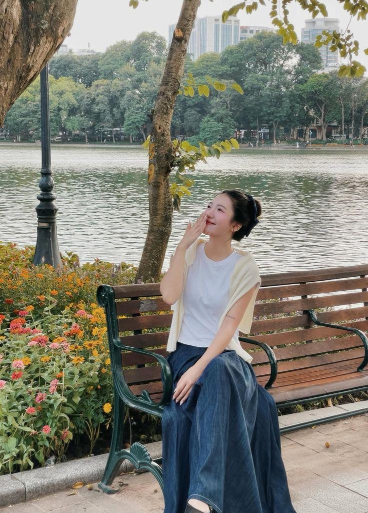 cách tạo dáng chụp ảnh ở hồ gươm