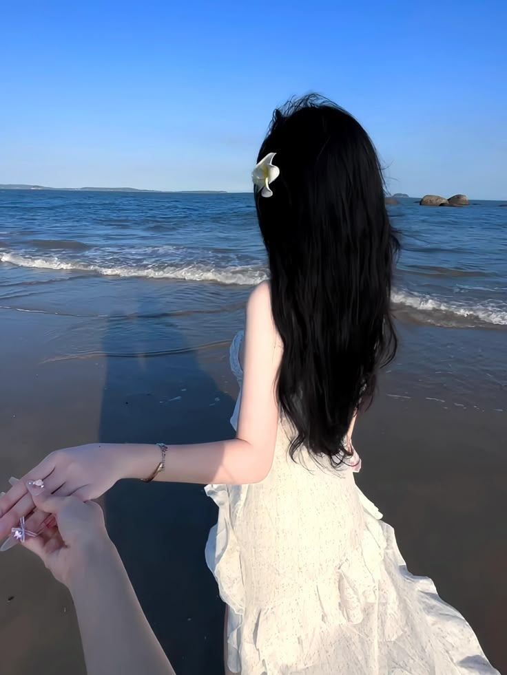 ảnh đi biển chụp sau lưng