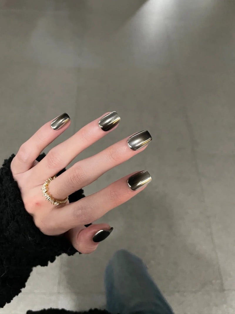 mẫu nail màu đen sang chảnh