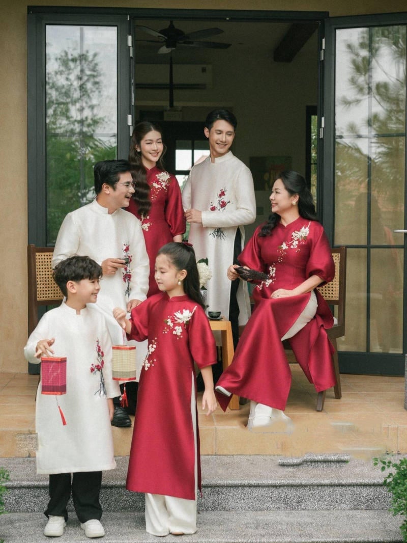 Áo dài gia đình cho những dịp Lễ, Tết sum vầy