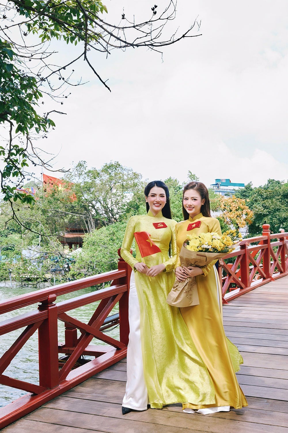 Tại sao áo dài màu xanh cốm lại là lựa chọn không thể bỏ qua?