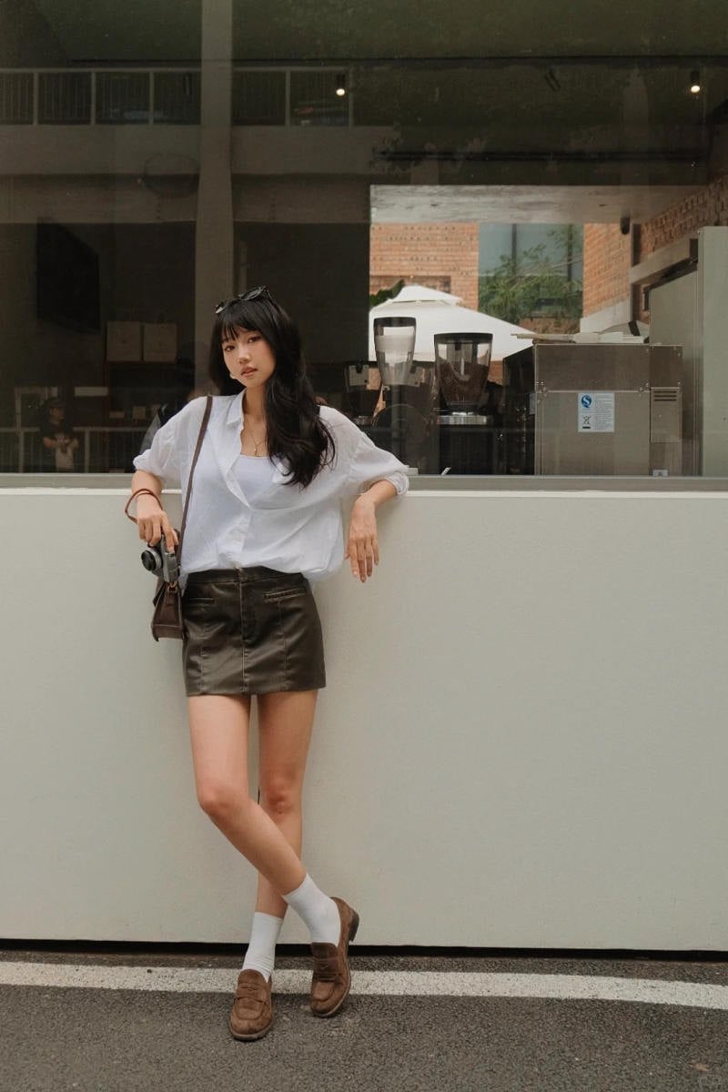 Dựa lưng chờ đợi đầy phong cách