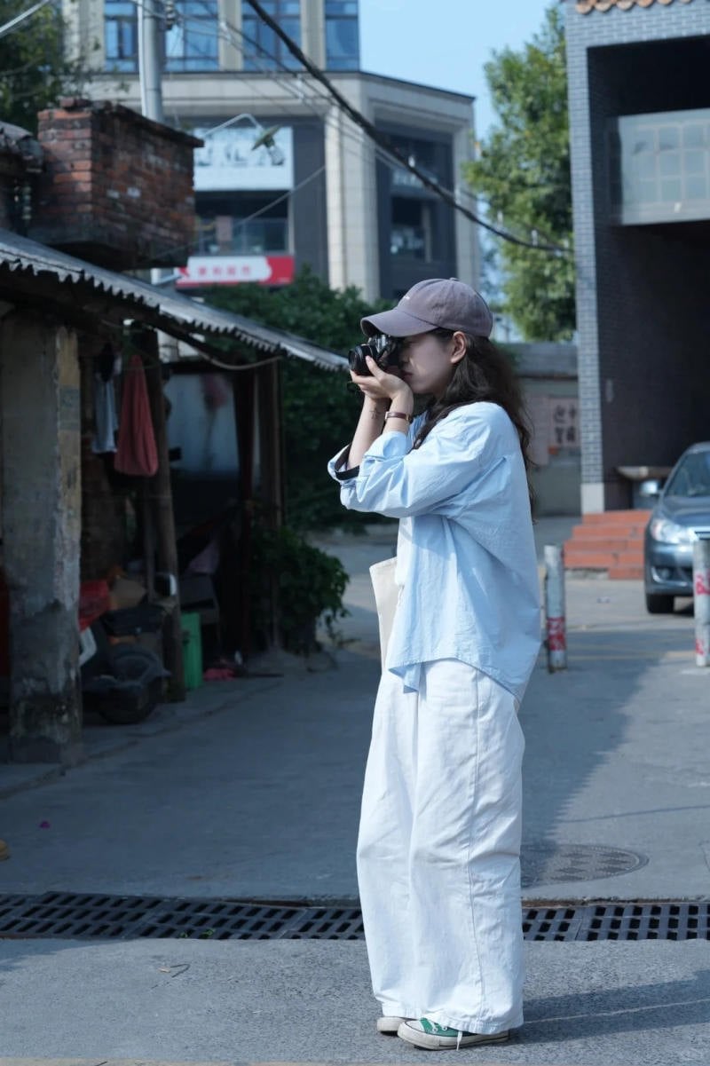 Cô gái năng động trên phố