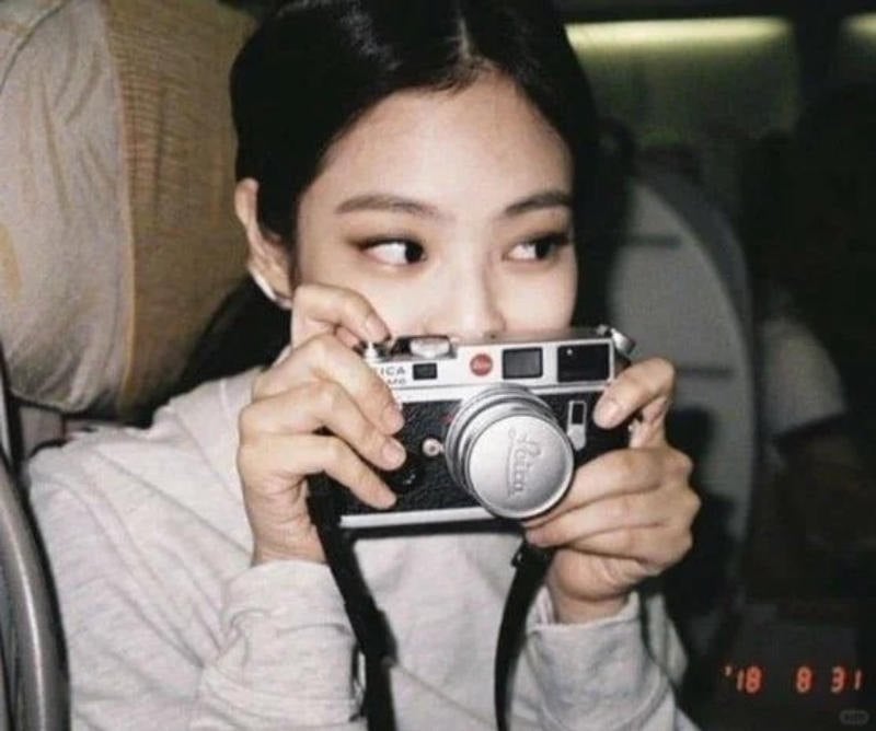 Ánh mắt lém lỉnh