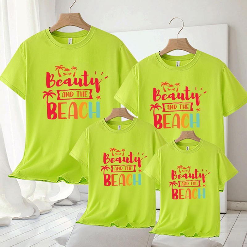 Mẫu áo gia đình in slogan và hình ảnh chibi độc đáo