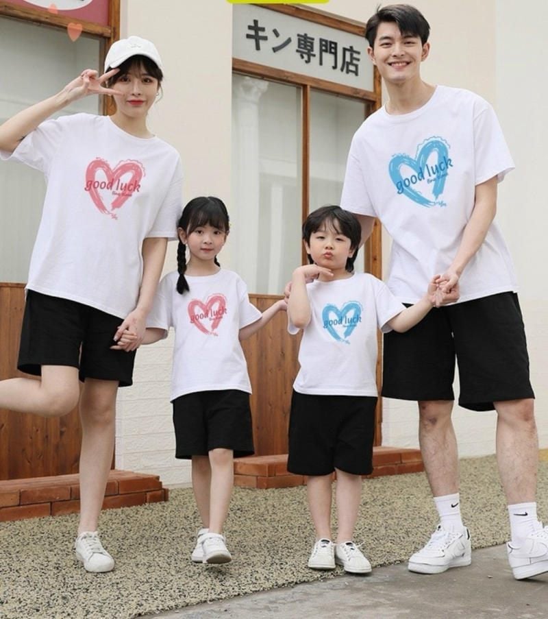 Thiết kế áo gia đình tối giản (Minimalism) cho mọi hoàn cảnh