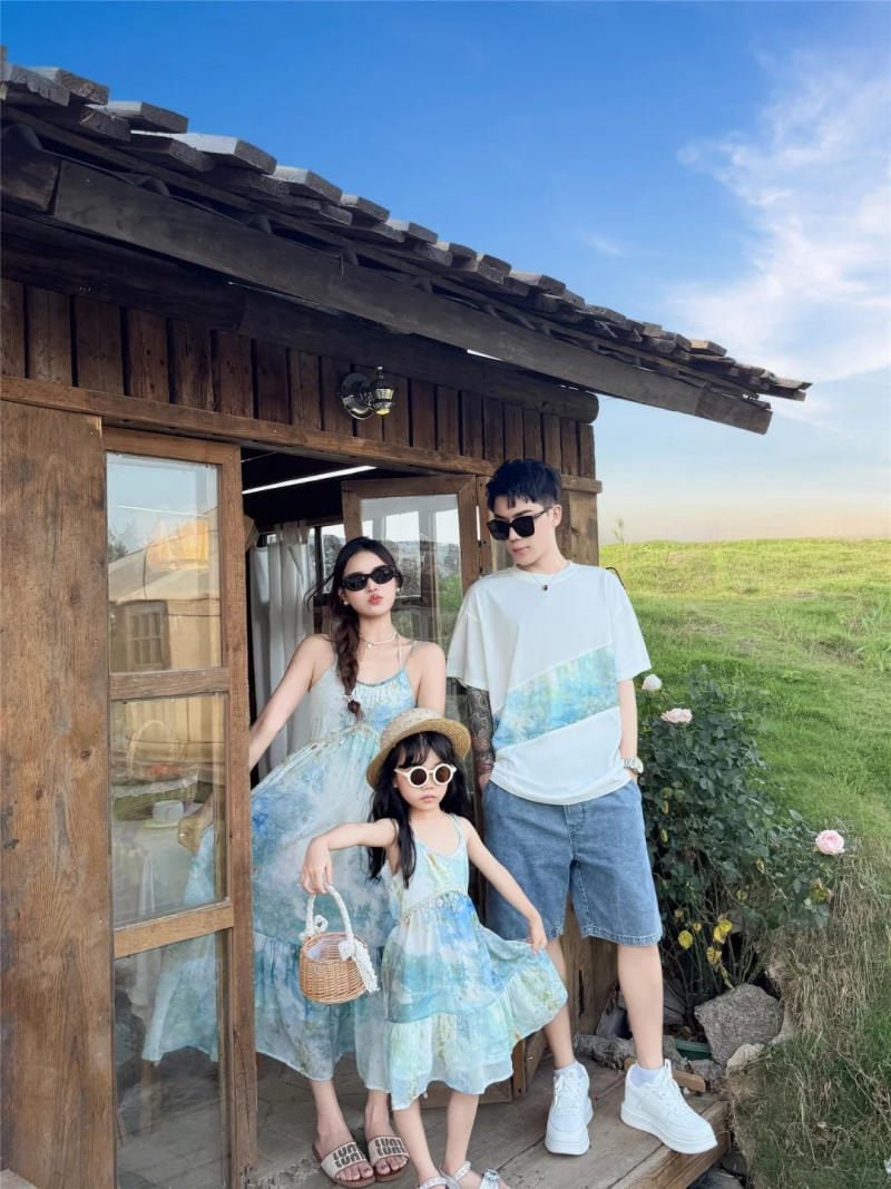 Gợi Ý Phối Đồ Sành Điệu Cùng Áo Thun Gia Đình