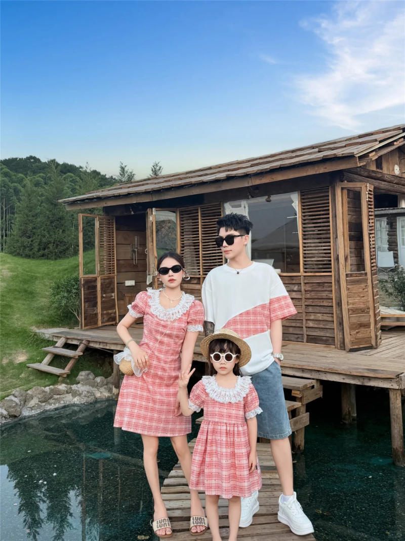 Gợi Ý Phối Đồ Sành Điệu Cùng Áo Thun Gia Đình