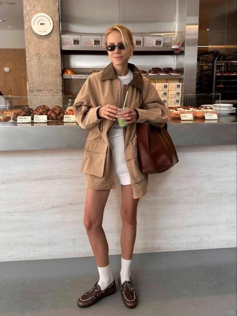 Áo khoác da cổ bẻ