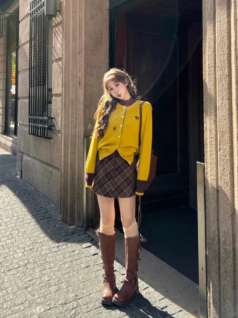 màu vàng hợp với màu gì